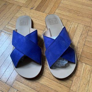 DOLCE VITA CRISS CROSS FLAT SANDALS 7